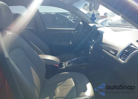 2010 Audi Q5 3.2 Premium z USA, uszkodzony, nr VIN WA1LKAFP9AA084939